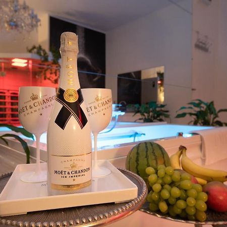 Apartament Sensual Sauna&Jacuzzi Poznan Stare Miasto Esterno foto